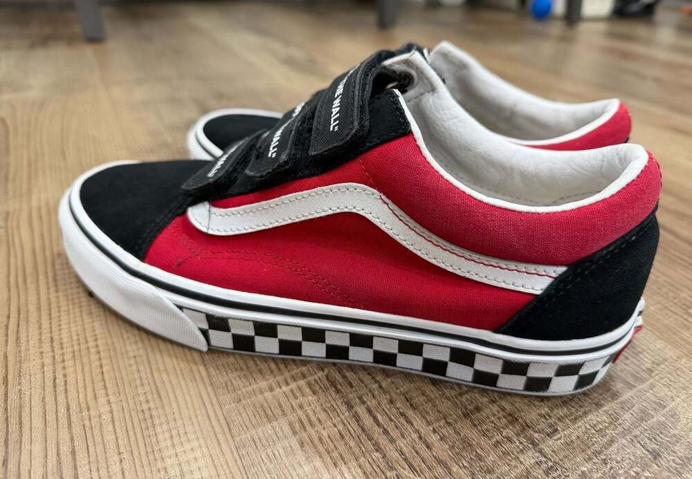 Vans Old Skool V Logo Pop Black Red Checkerboard Velcro Sneakers Unisex M6.5/W8 - Picture 2 of 8